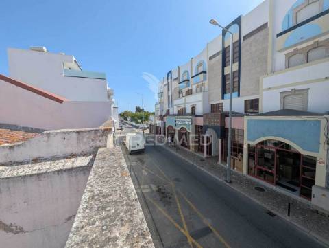 Casa antiga para recuperar, 115m2, bastante central