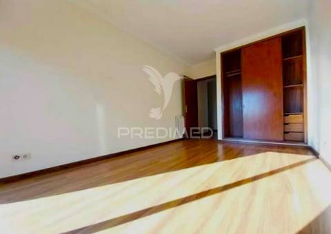 Apartamento t4 duplex em santa joana