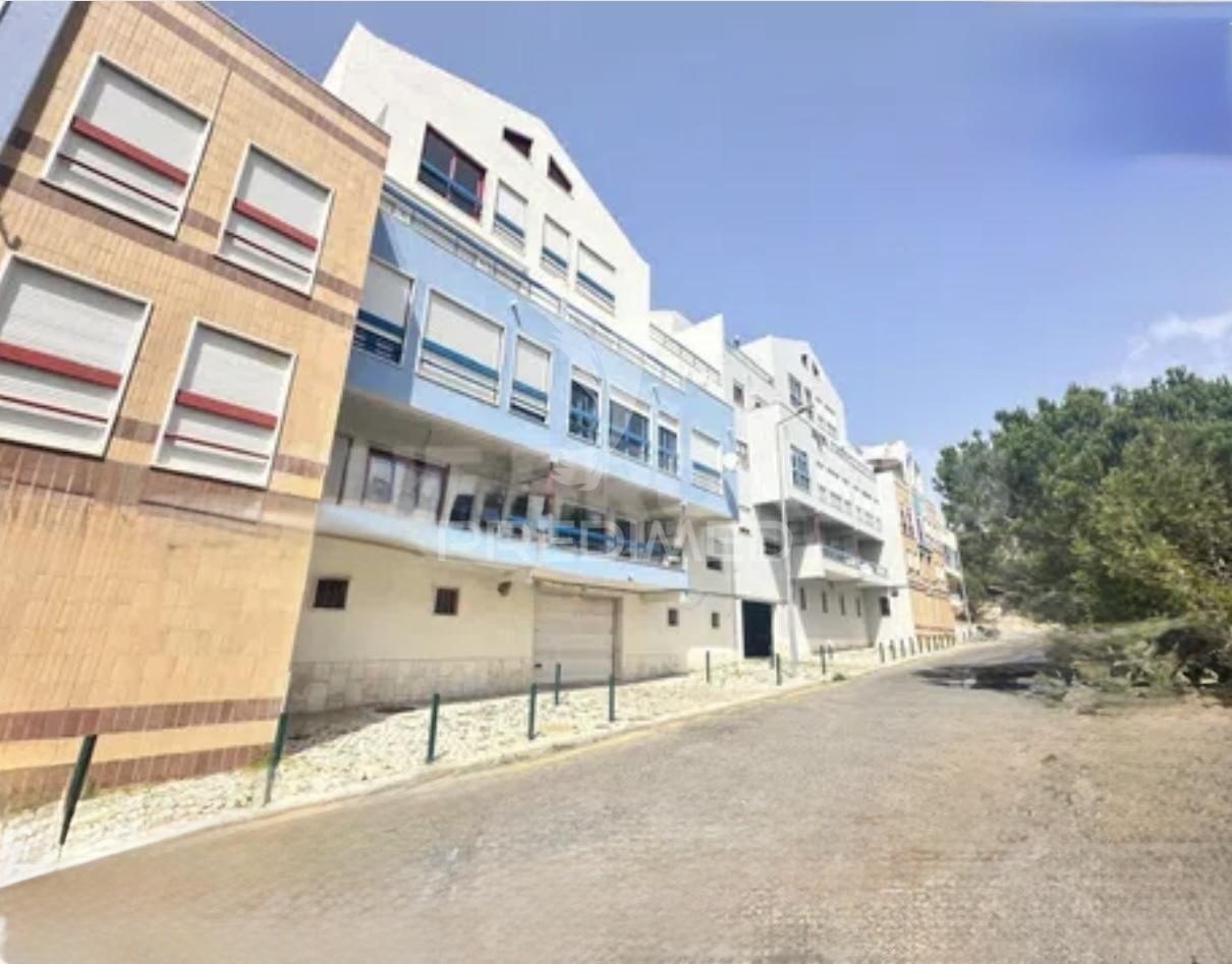 Apartamento t1 com parqueamento – acesso direto à praia do magoito