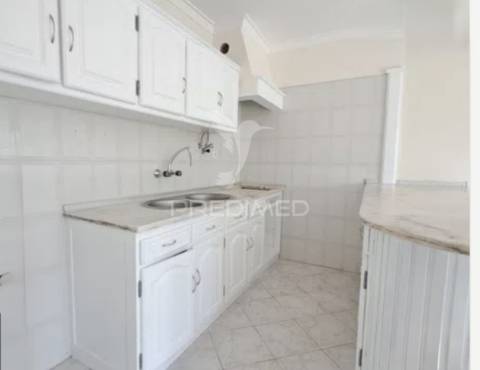 Apartamento t1 com parqueamento – acesso direto à praia do magoito