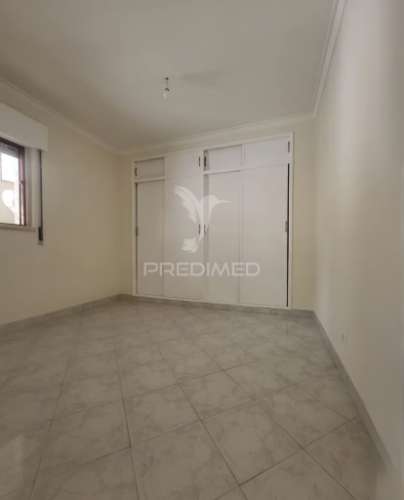 Apartamento t1 com parqueamento – acesso direto à praia do magoito