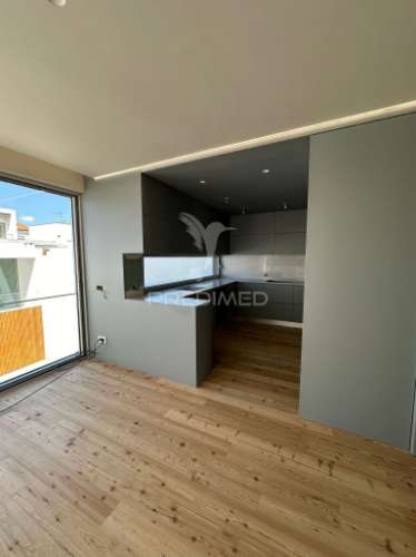 Moradia t3  nova com piscina em canidelo