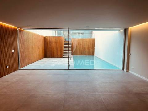Moradia t3  nova com piscina em canidelo