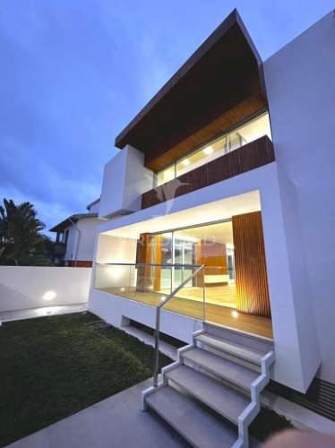 Moradia t3  nova com piscina em canidelo