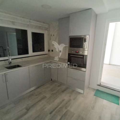 Moradia geminada t3 com piscina  fernão ferro