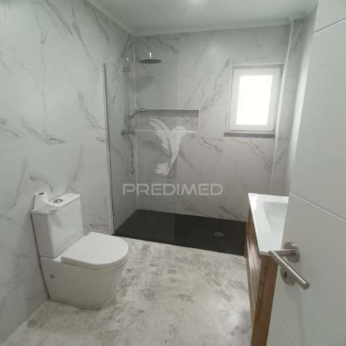 Moradia geminada t3 com piscina  fernão ferro
