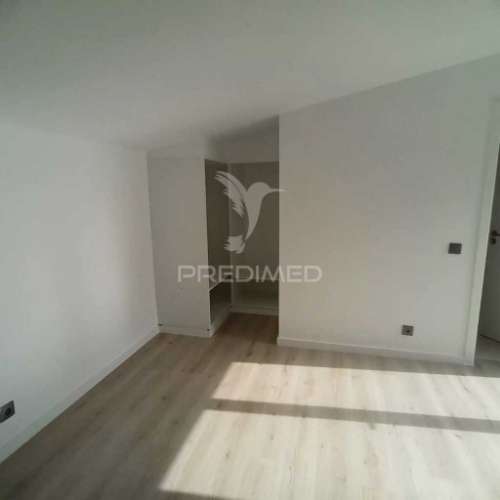 Moradia geminada t3 com piscina  fernão ferro