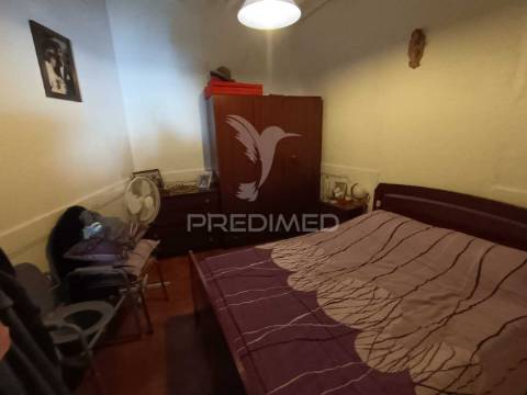 Apartamento no centro histórico de elvas com varanda e churrasqueira