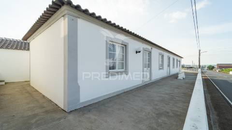 Moradia com ampla área