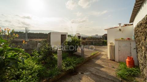 Moradia com ampla área