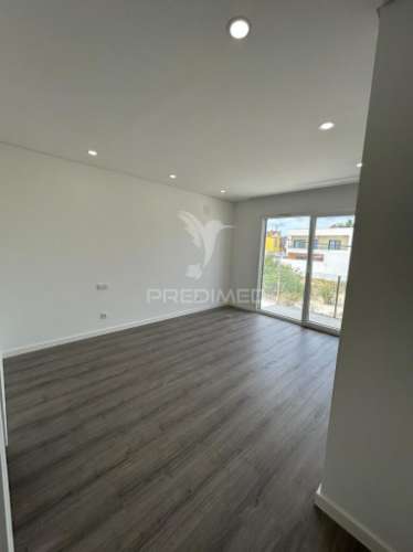 Moradia t3 geminada qtª das laranjeiras