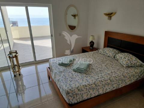 Penthouse com grandes vistas e terraços