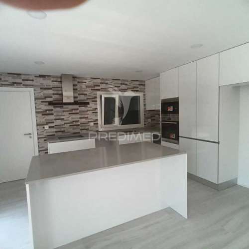 Moradia isolada t4 térrea  fernão ferro