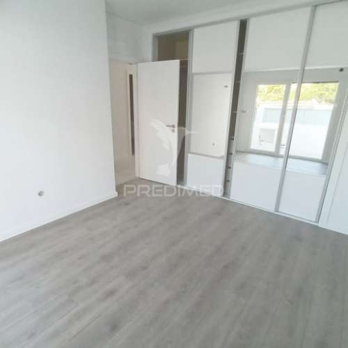 Moradia isolada t4 térrea  fernão ferro