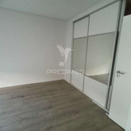 Moradia isolada t4 térrea  fernão ferro