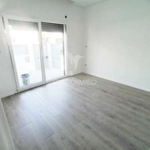 Moradia isolada t4 térrea  fernão ferro