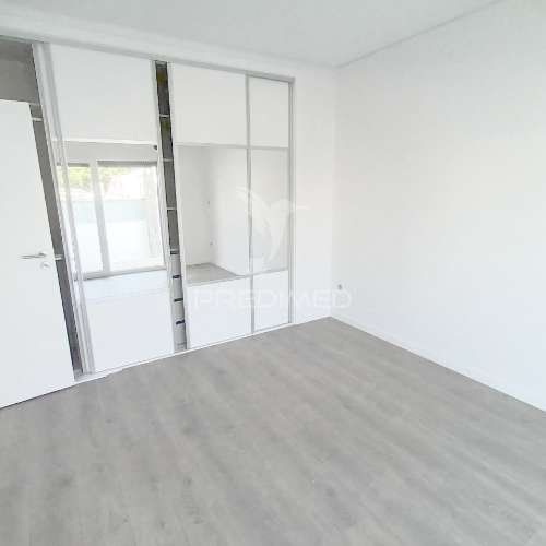 Moradia isolada t4 térrea  fernão ferro