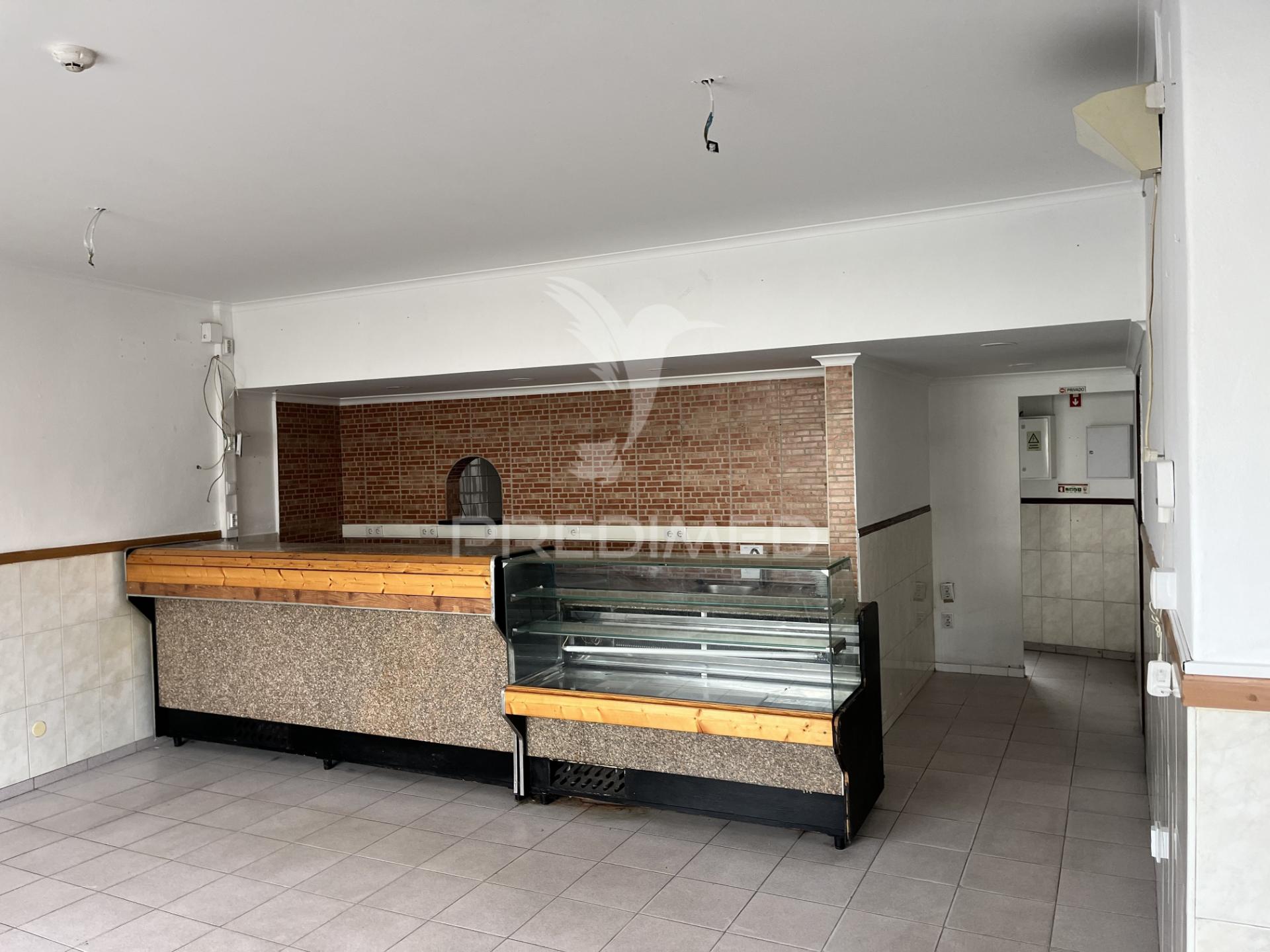Oportunidade de negócio: espaço comercial no coração de olhão