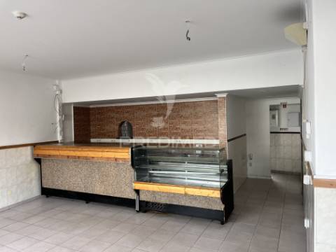Oportunidade de negócio: espaço comercial no coração de olhão