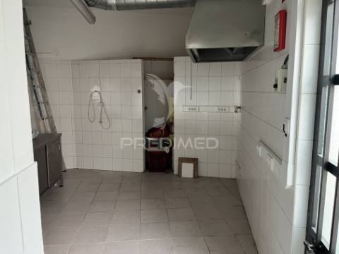 Oportunidade de negócio: espaço comercial no coração de olhão