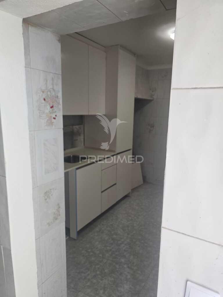 Moradia t3 renovada em mem martins