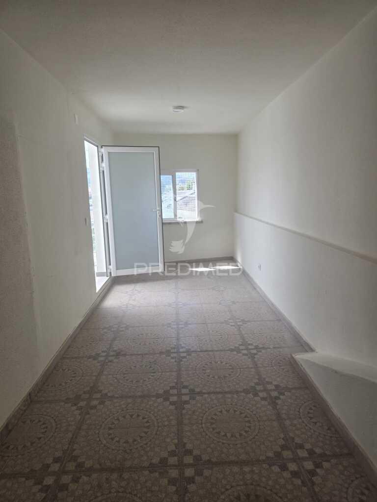 Moradia t3 renovada em mem martins