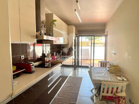 Moradia t3 - arrendamento (empresas)