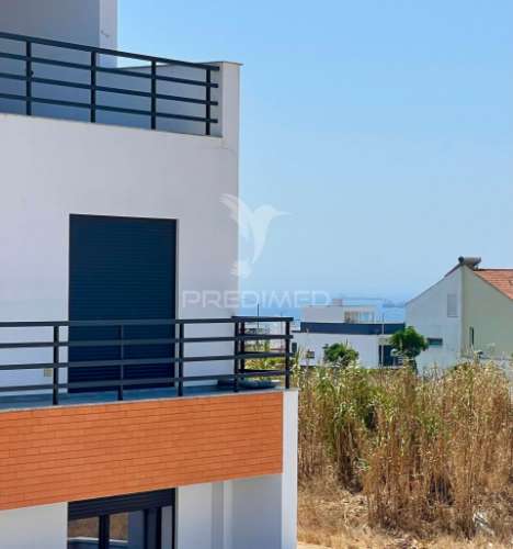 Moradia t3 - arrendamento (empresas)