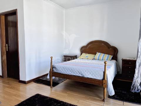 Apartamento t3, pronto a habitar em ancede (baião)