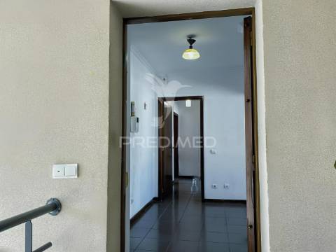 Apartamento t3, pronto a habitar em ancede (baião)