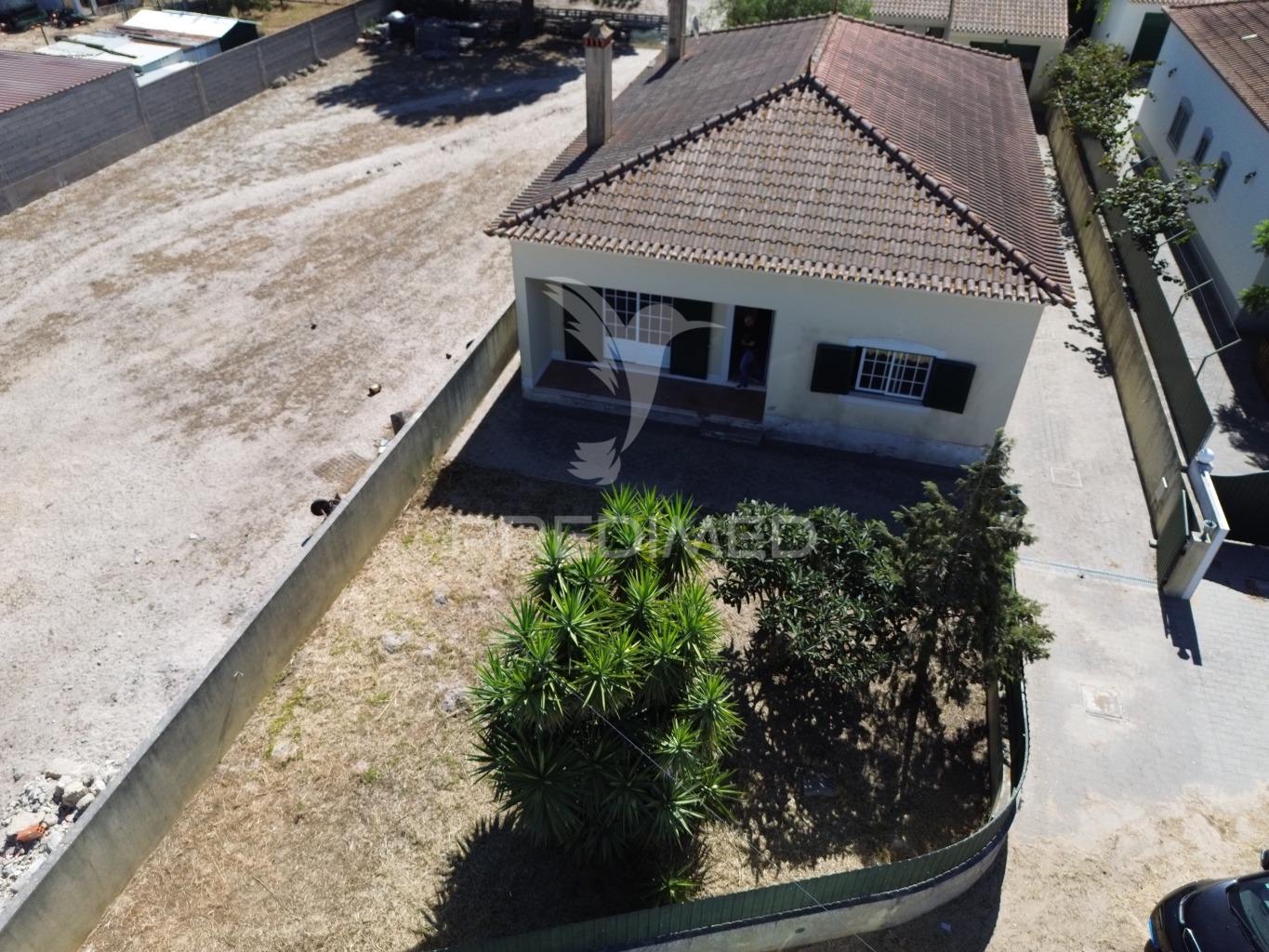 Moradia t3 térrea com garagem e terreno – marinhais, salvaterra de magos