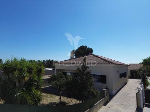Moradia t3 térrea com garagem e terreno – marinhais, salvaterra de magos