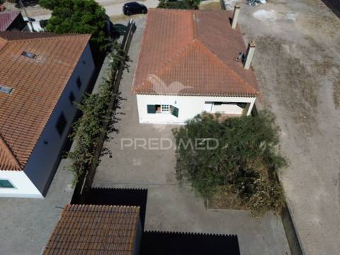 Moradia t3 térrea com garagem e terreno – marinhais, salvaterra de magos