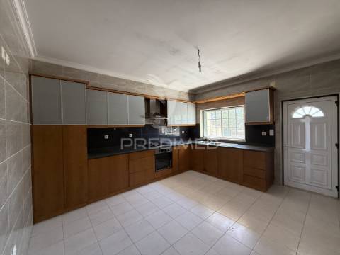 Moradia t3 térrea com garagem e terreno – marinhais, salvaterra de magos