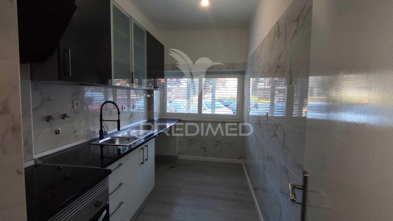 Apartamento t3 remodelado, loures.