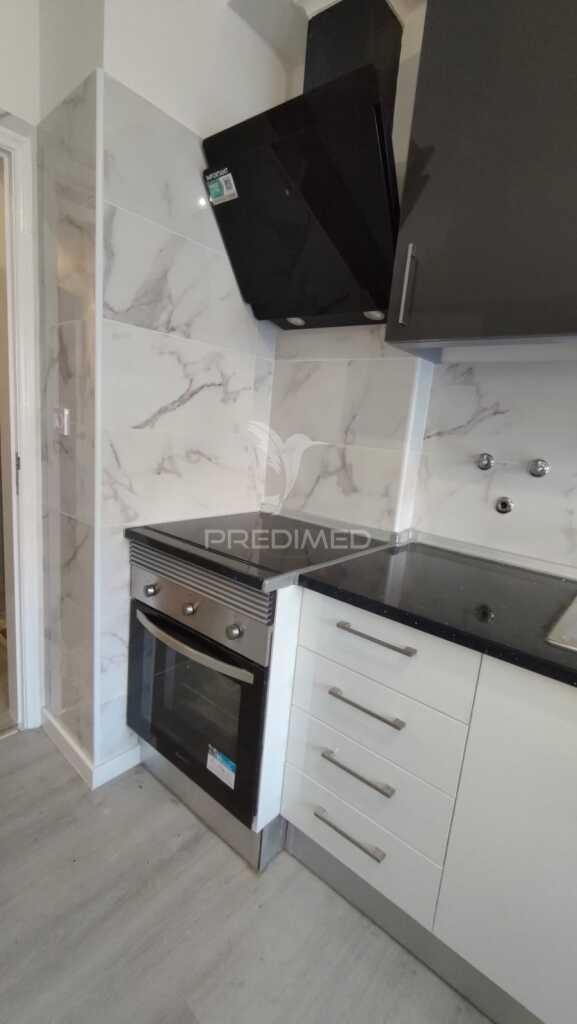 Apartamento t3 remodelado, loures.