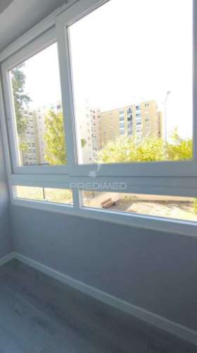 Apartamento t3 remodelado, loures.