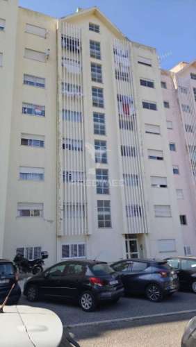 Apartamento t3 remodelado, loures.