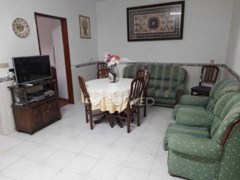 ? casinha típica alentejana t2 com quintal pronta a habitar!