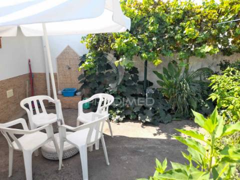 ? casinha típica alentejana t2 com quintal pronta a habitar!