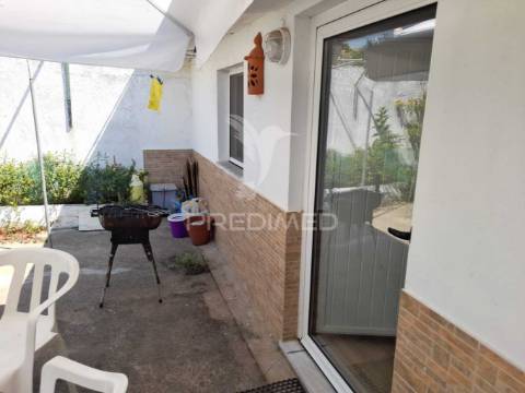 ? casinha típica alentejana t2 com quintal pronta a habitar!