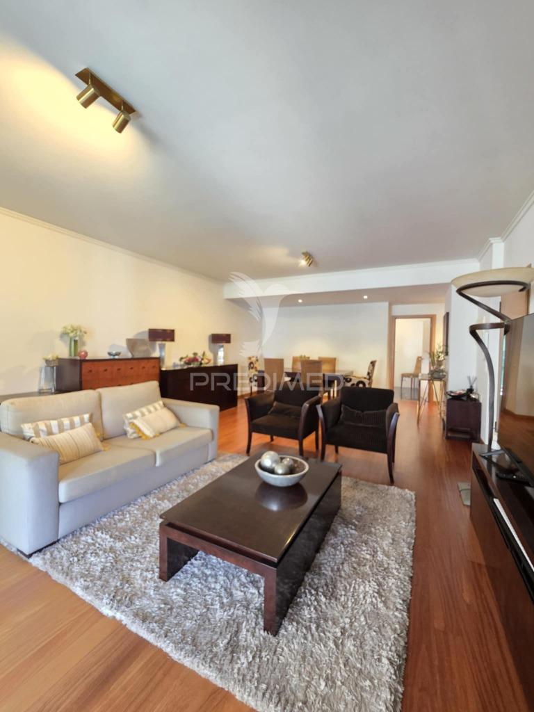 Apartamento t3+1 no amparo