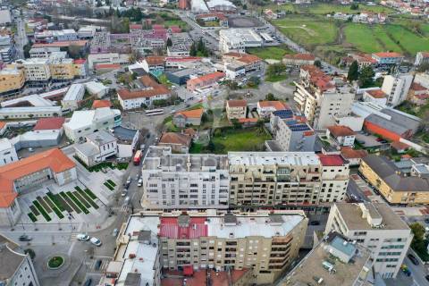 Duplex t4 com terraços no centro de paços de ferreira