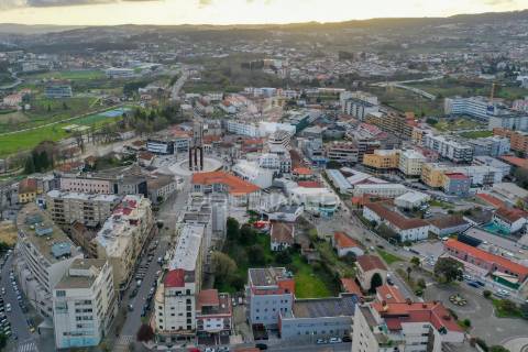 Duplex t4 com terraços no centro de paços de ferreira