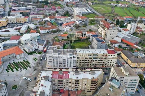 Duplex t4 com terraços no centro de paços de ferreira