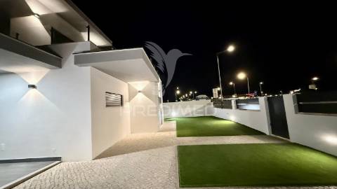 Moradia isolada t4 com piscina _ azeitão