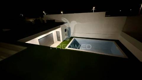 Moradia isolada t4 com piscina _ azeitão