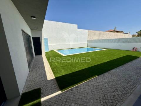 Moradia isolada t4 com piscina _ azeitão