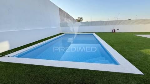 Moradia isolada t4 com piscina _ azeitão