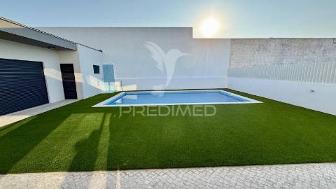 Moradia isolada t4 com piscina _ azeitão